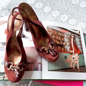 EUC Nine West maroon & burgundy suede heeled platform